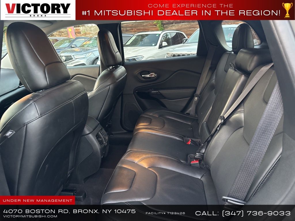 used 2023 Jeep Cherokee car, priced at $17,999