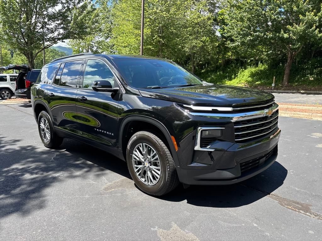 new 2025 Chevrolet Traverse car, priced at $45,695