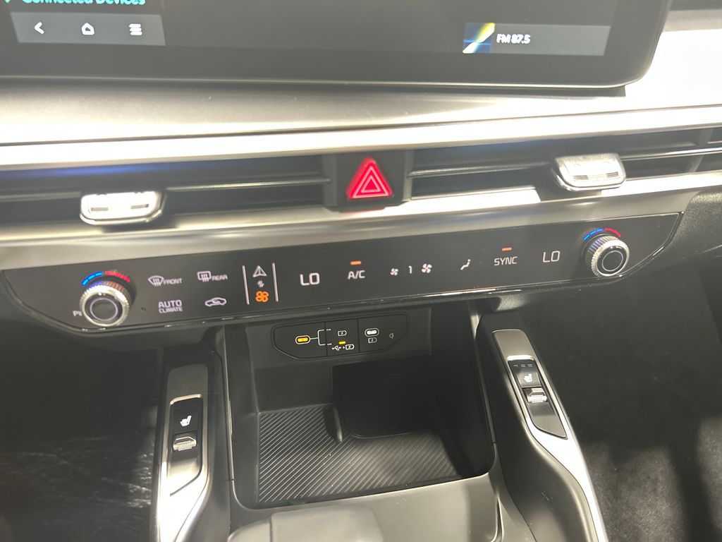 new 2025 Kia Sorento car, priced at $38,602