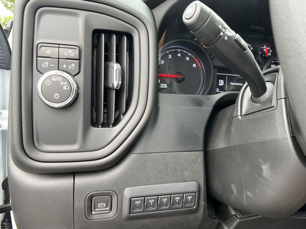 new 2024 GMC Sierra 3500HD car, priced at $42,678