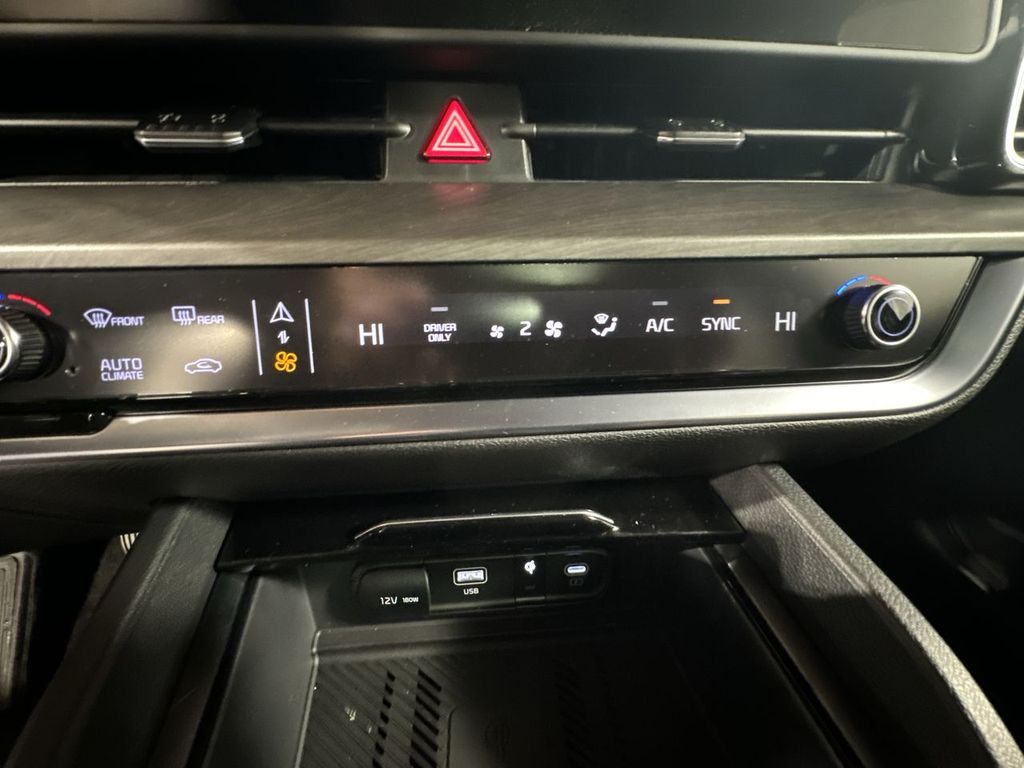 new 2025 Kia Sportage Plug-In Hybrid car, priced at $41,273
