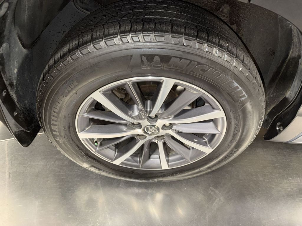 used 2018 Toyota Highlander car, priced at $23,700