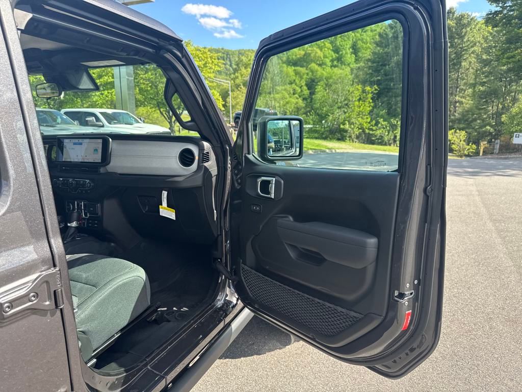 new 2025 Jeep Wrangler car, priced at $57,990