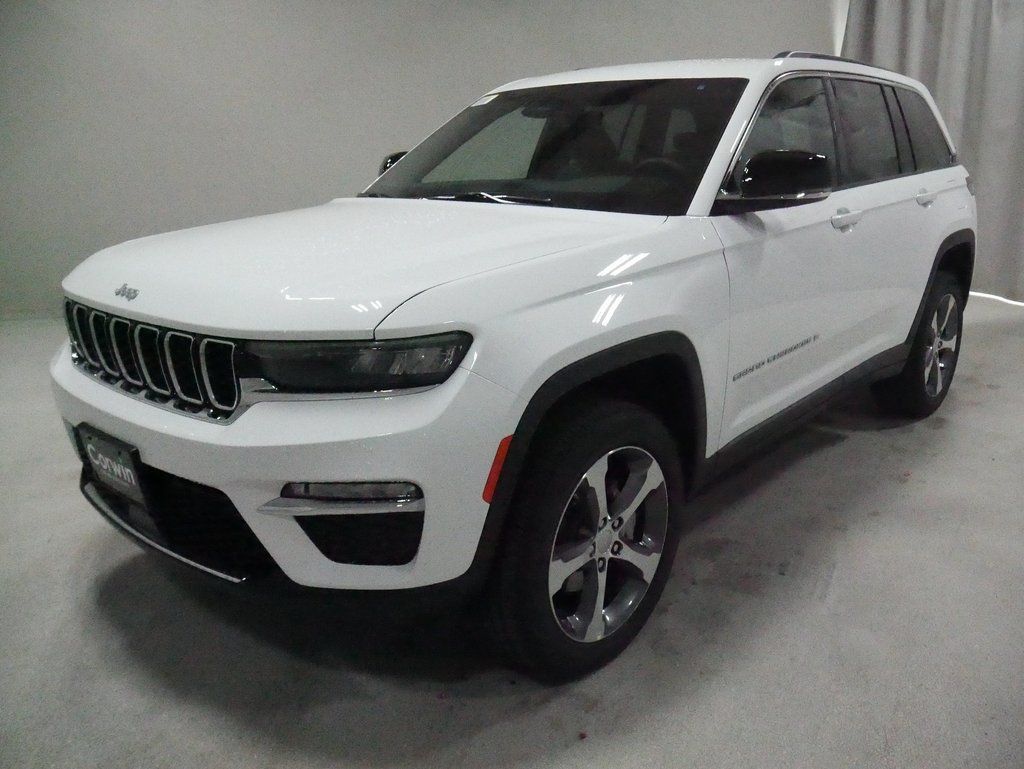 new 2024 Jeep Grand Cherokee car, priced at $46,825