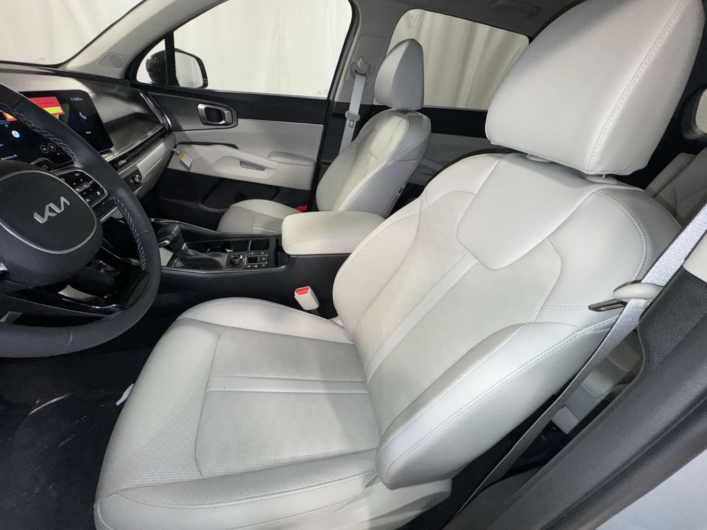 new 2025 Kia Sorento car, priced at $42,071