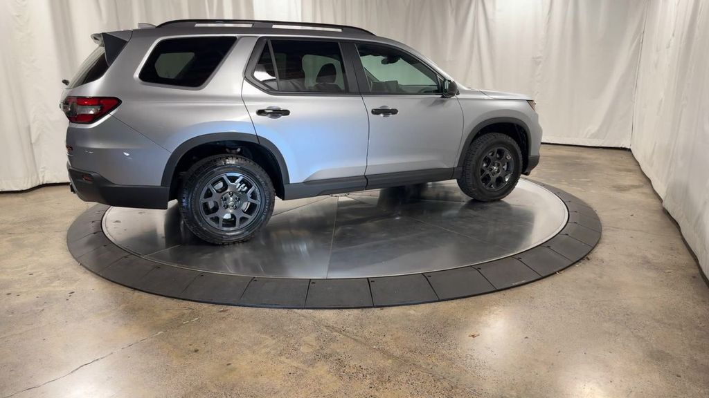 new 2025 Honda Pilot car, priced at $50,895