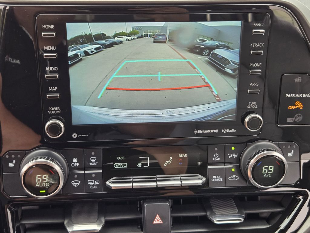 used 2022 Toyota Highlander car, priced at $35,572