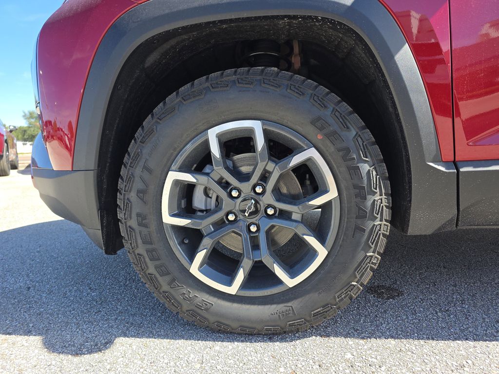 new 2026 Chevrolet Equinox car, priced at $33,395