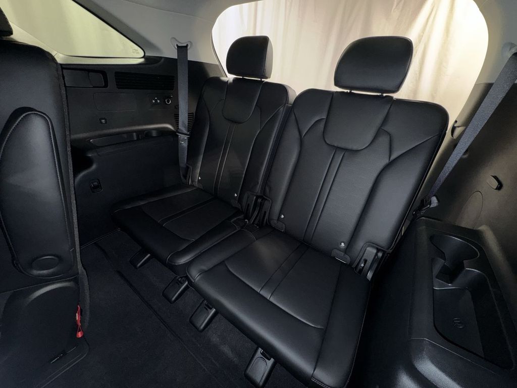 new 2025 Kia Sorento car, priced at $40,546