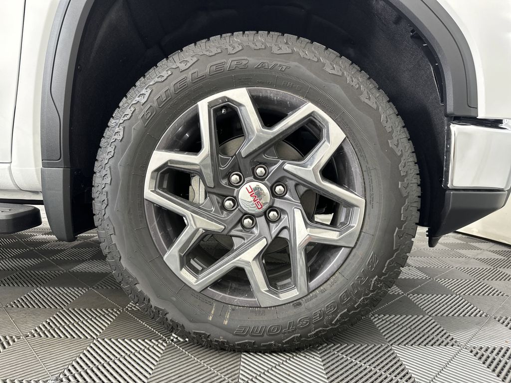new 2025 GMC Sierra 1500 car, priced at $57,624