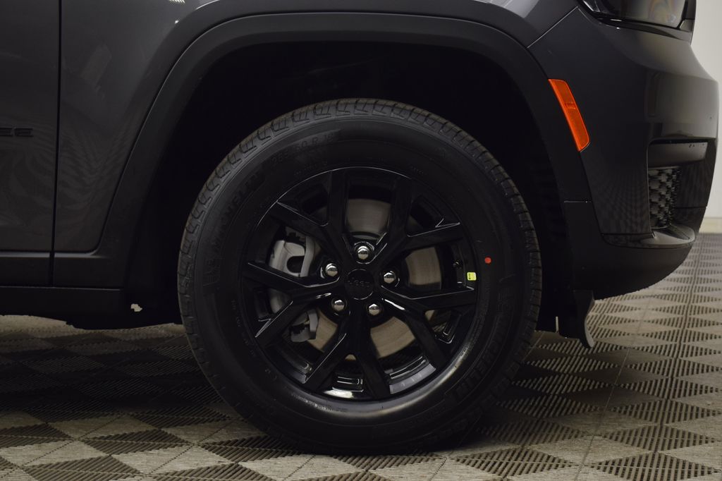 new 2025 Jeep Grand Cherokee L car, priced at $48,730