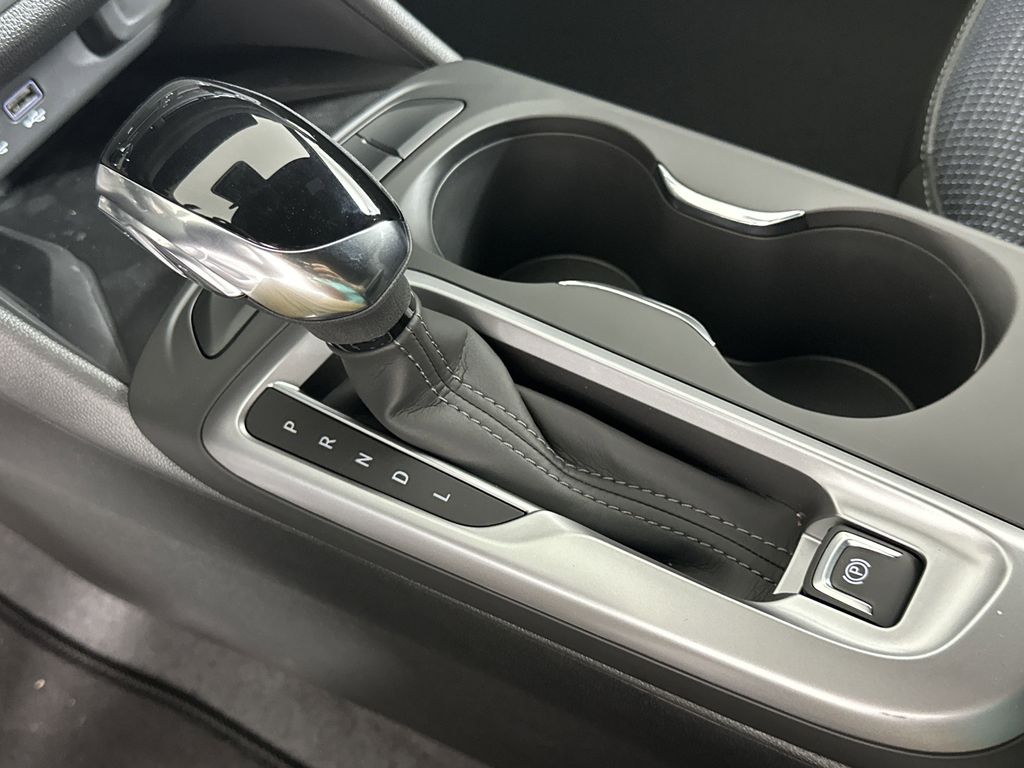 new 2025 Buick Envista car, priced at $27,375