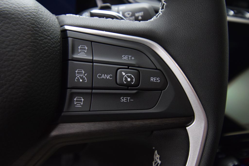 new 2025 Jeep Grand Cherokee car, priced at $52,550