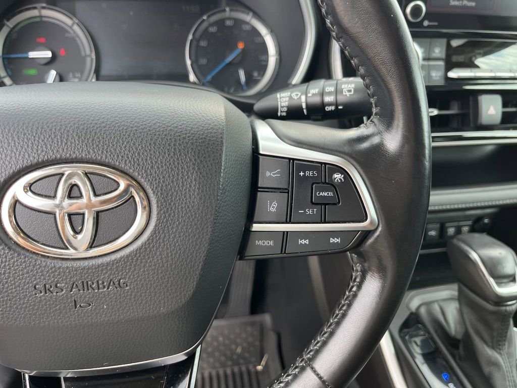 used 2021 Toyota Highlander Hybrid car, priced at $33,992