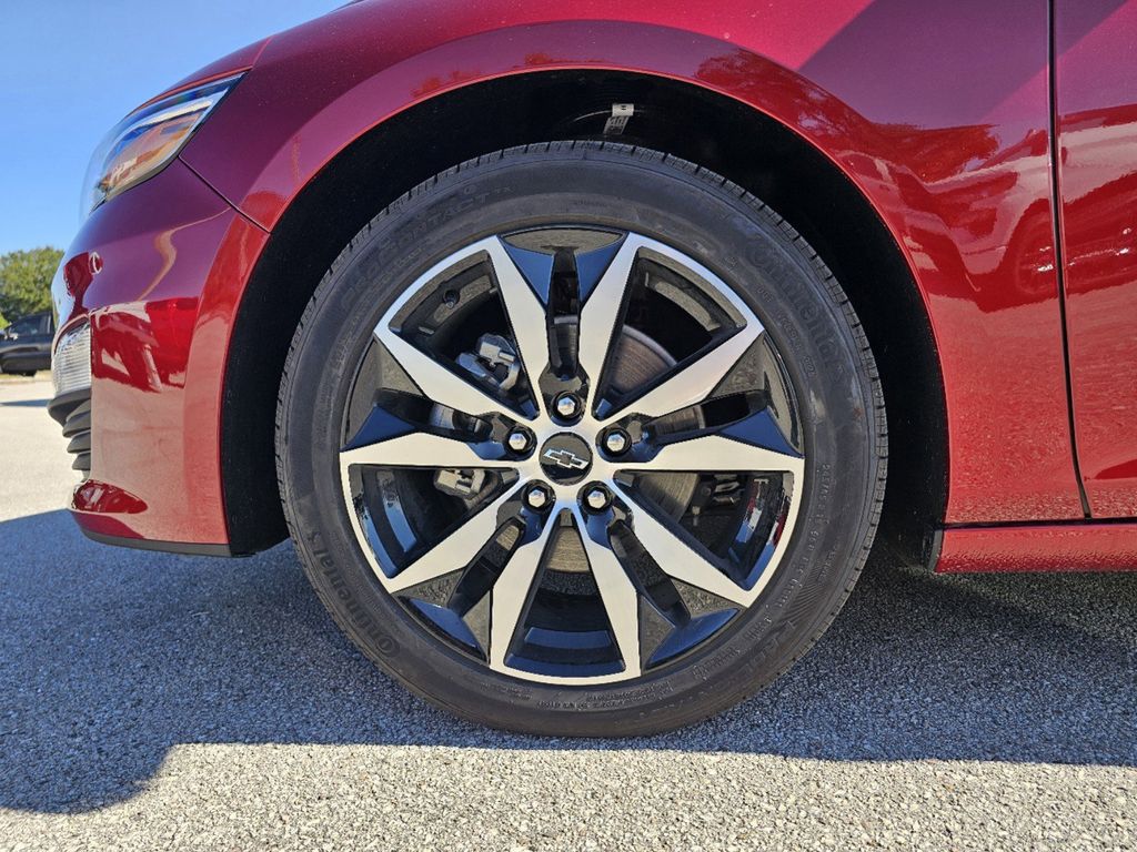 new 2025 Chevrolet Malibu car, priced at $28,740