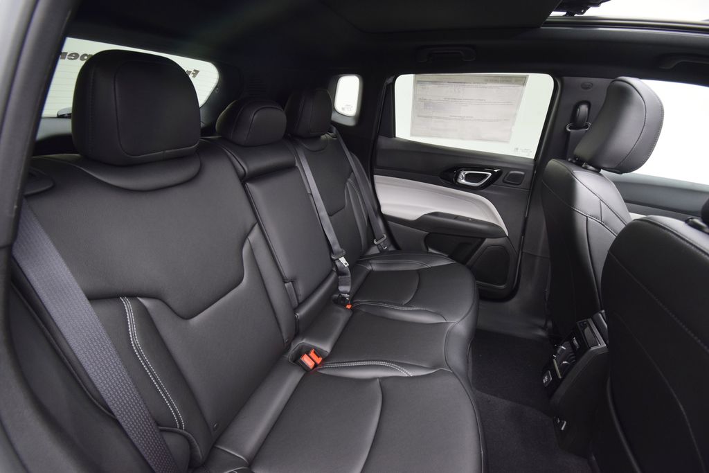 new 2025 Jeep Compass car, priced at $34,095