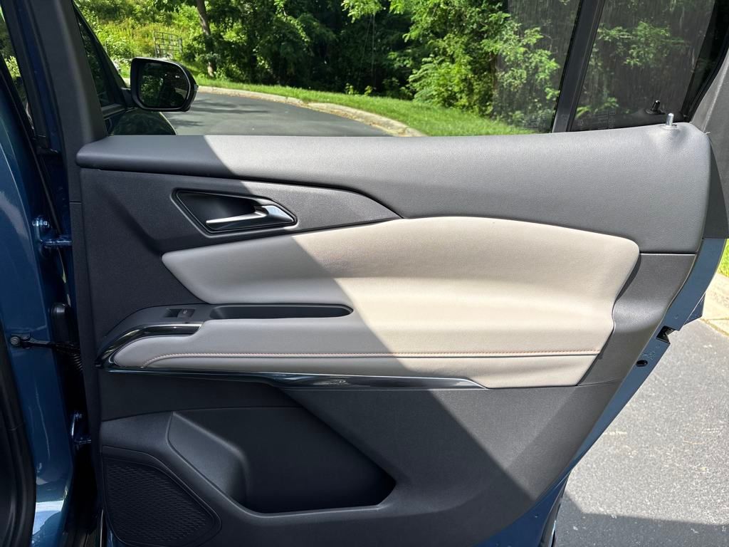 new 2025 Chevrolet Traverse car, priced at $44,695