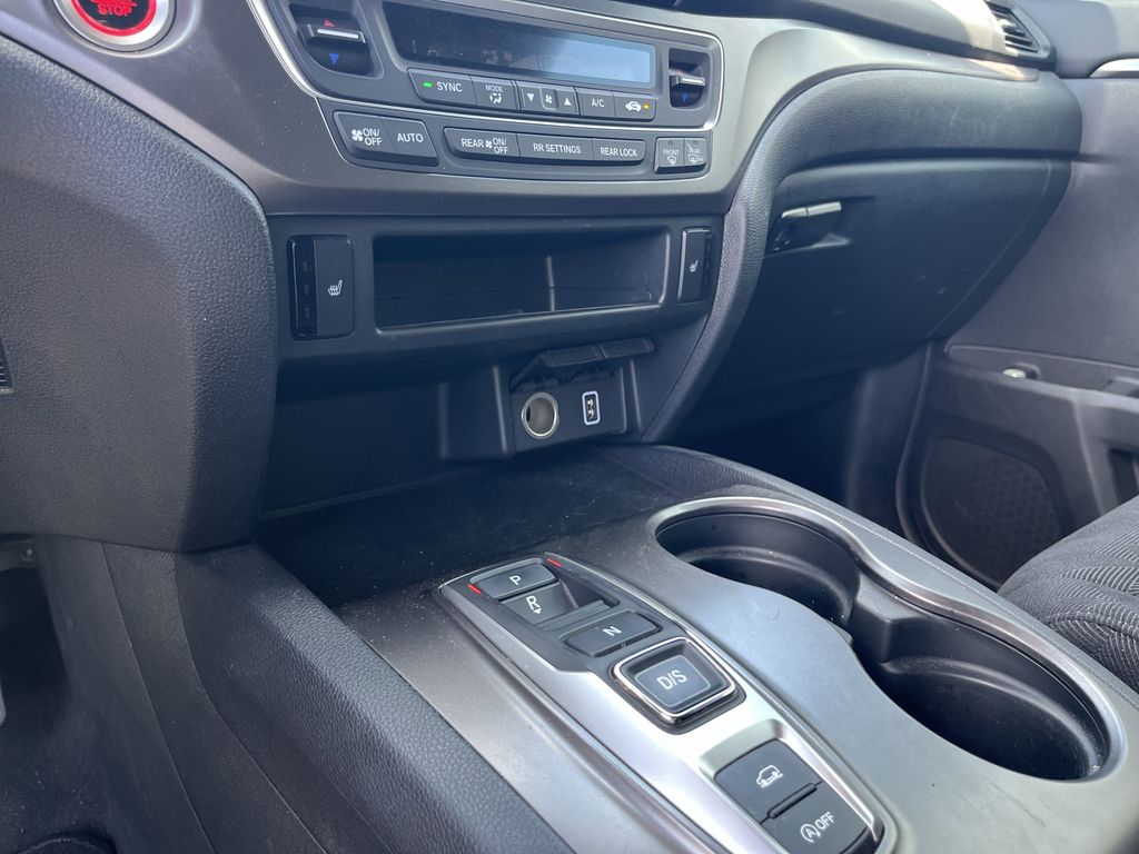 used 2022 Honda Pilot car, priced at $28,993
