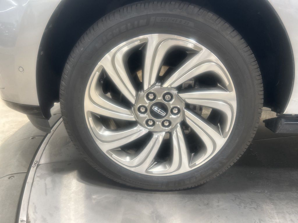 used 2022 Lincoln Navigator car, priced at $58,127