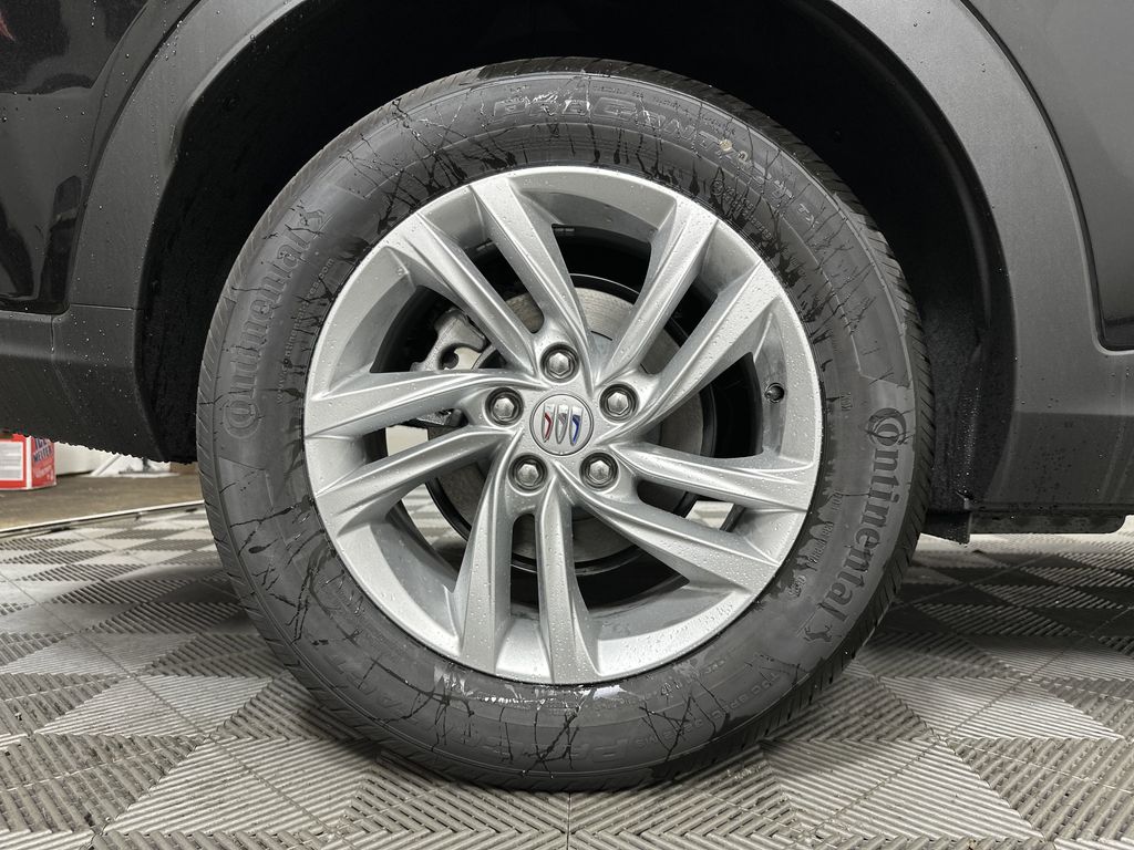 new 2025 Buick Envista car, priced at $27,375