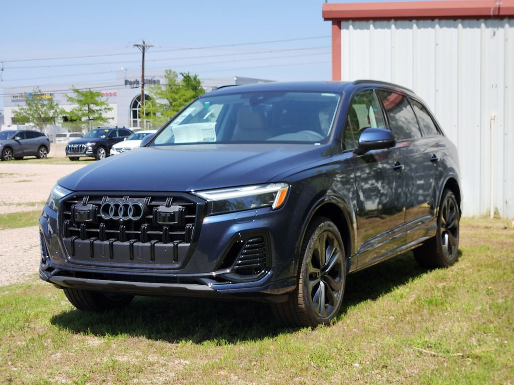 new 2025 Audi Q7 car, priced at $77,840