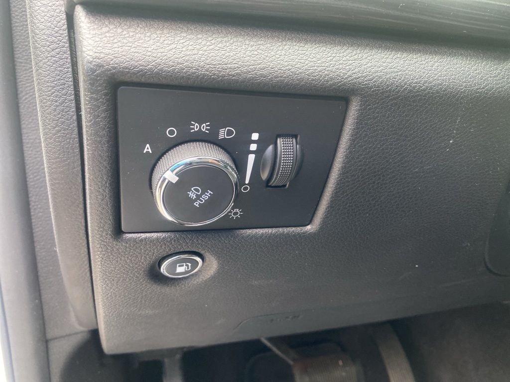 used 2019 Jeep Grand Cherokee car, priced at $18,995