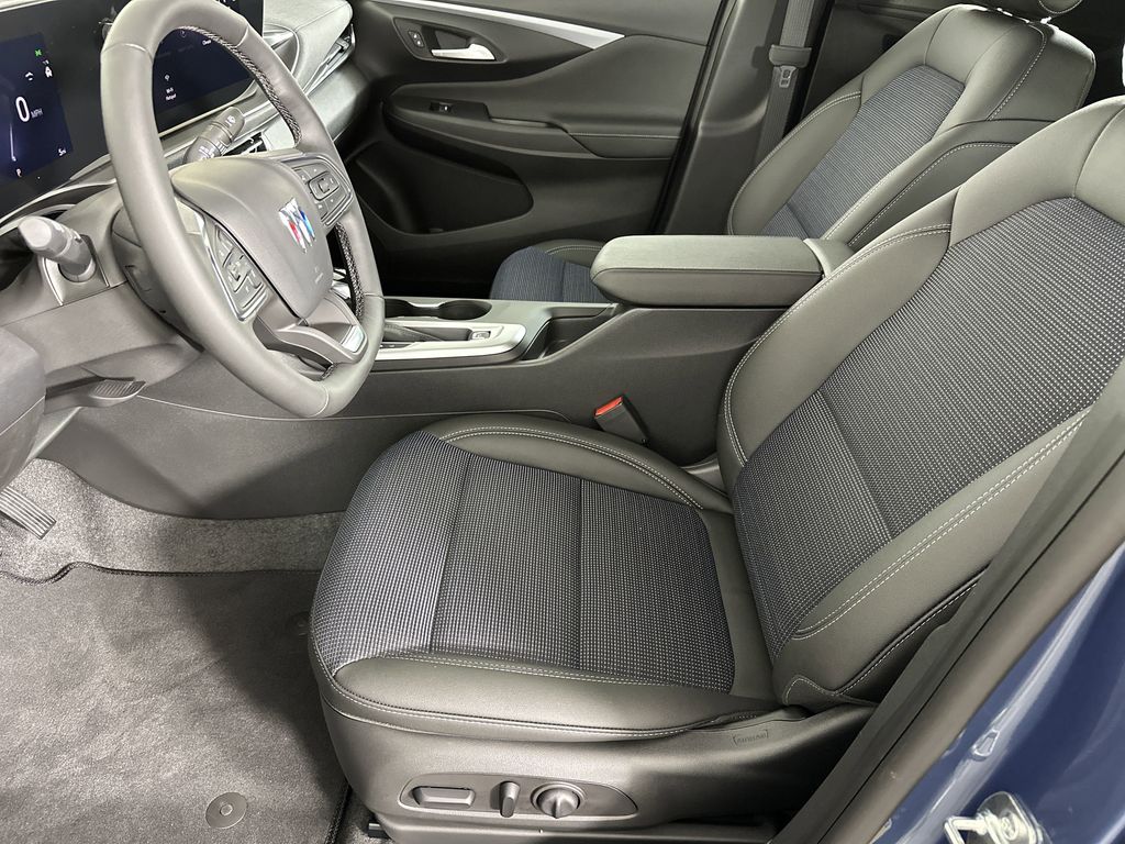 new 2025 Buick Envista car, priced at $27,375