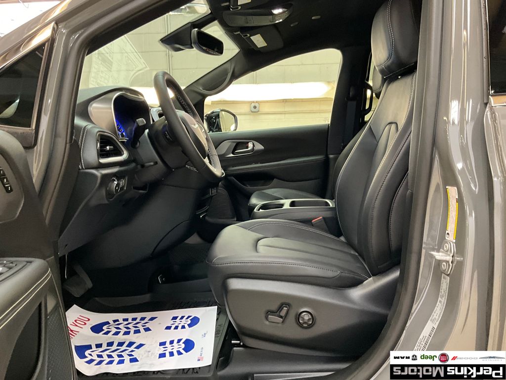 new 2025 Chrysler Pacifica car, priced at $37,864
