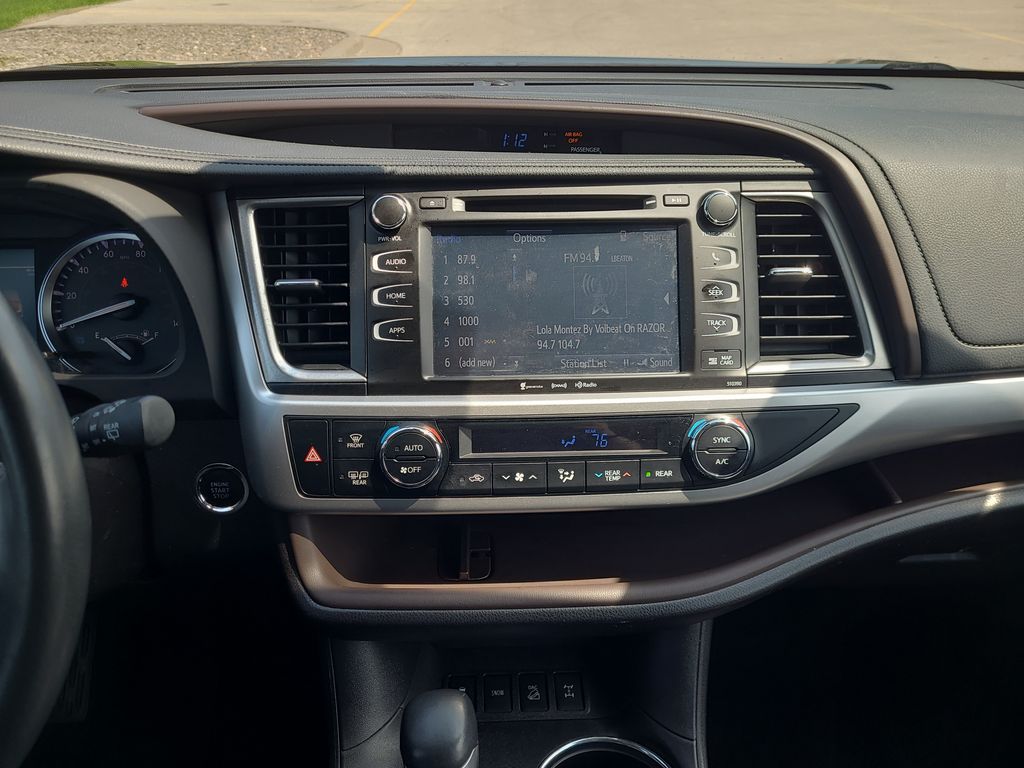 used 2019 Toyota Highlander car, priced at $29,986