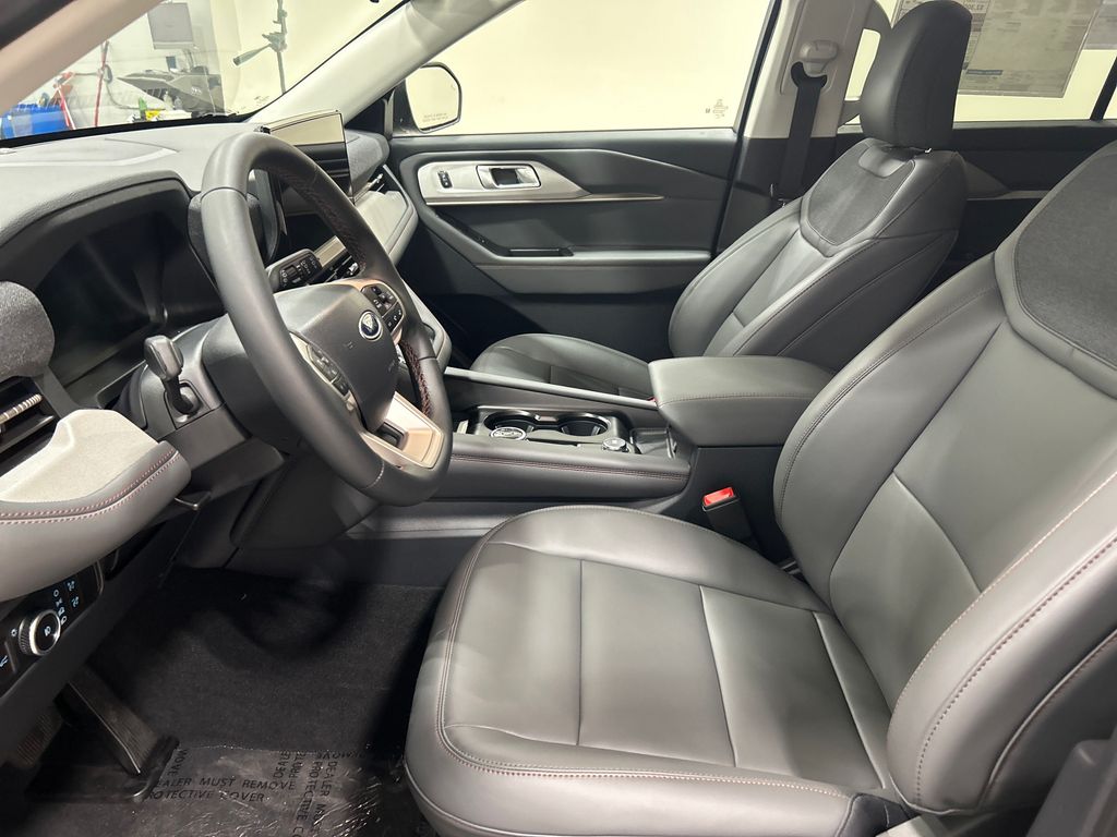 new 2025 Ford Explorer car, priced at $45,826