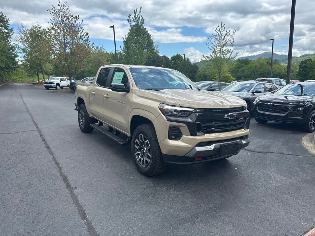 new 2024 Chevrolet Colorado car, priced at $43,990