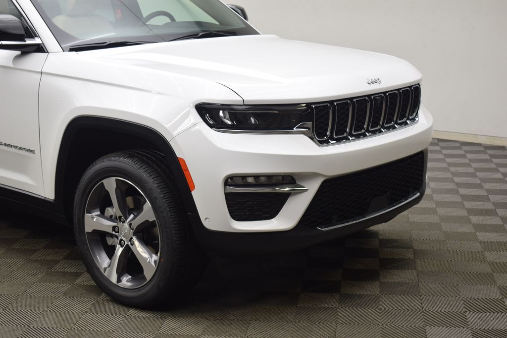 new 2025 Jeep Grand Cherokee car, priced at $52,938