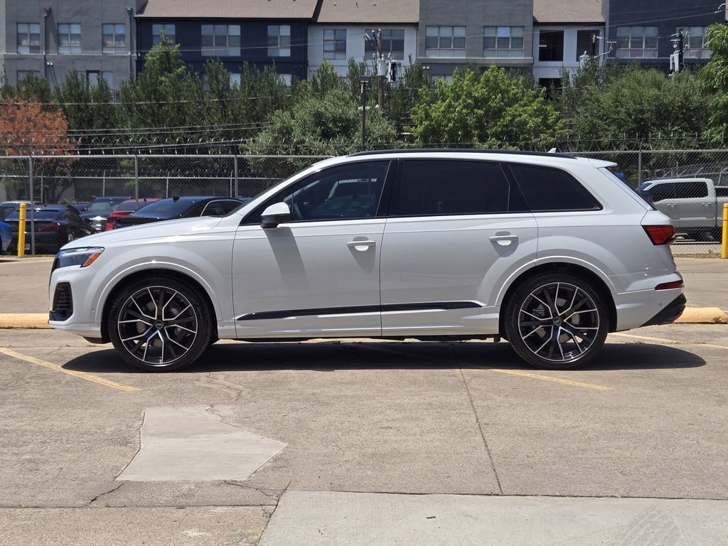 new 2025 Audi Q7 car, priced at $78,950