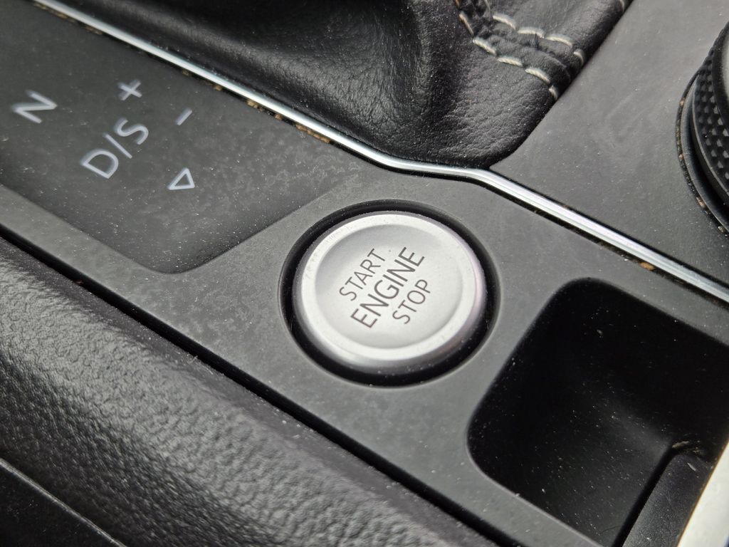 used 2021 Volkswagen Atlas car, priced at $25,334