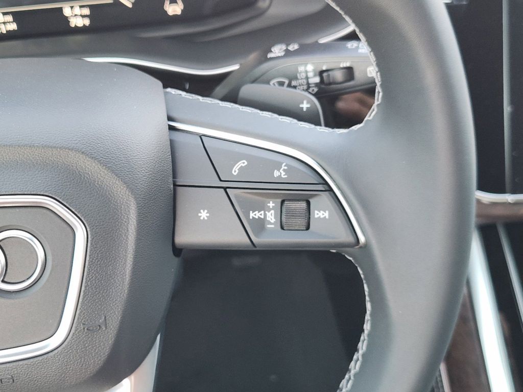 new 2025 Audi Q8 car, priced at $82,515
