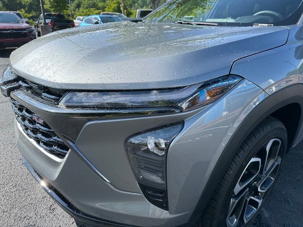 new 2025 Chevrolet Trax car, priced at $25,895