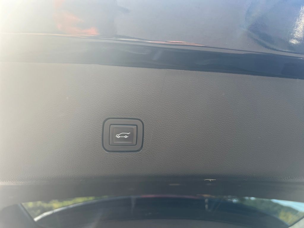 used 2020 Chevrolet Traverse car, priced at $24,800