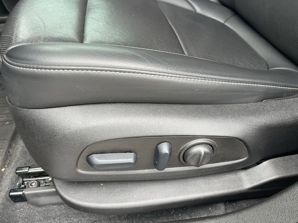 used 2023 GMC Acadia car, priced at $26,892