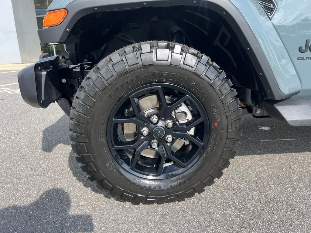new 2025 Jeep Gladiator car, priced at $46,990