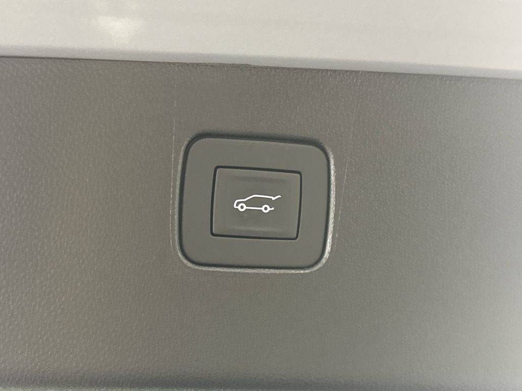 new 2025 Buick Envista car, priced at $27,375