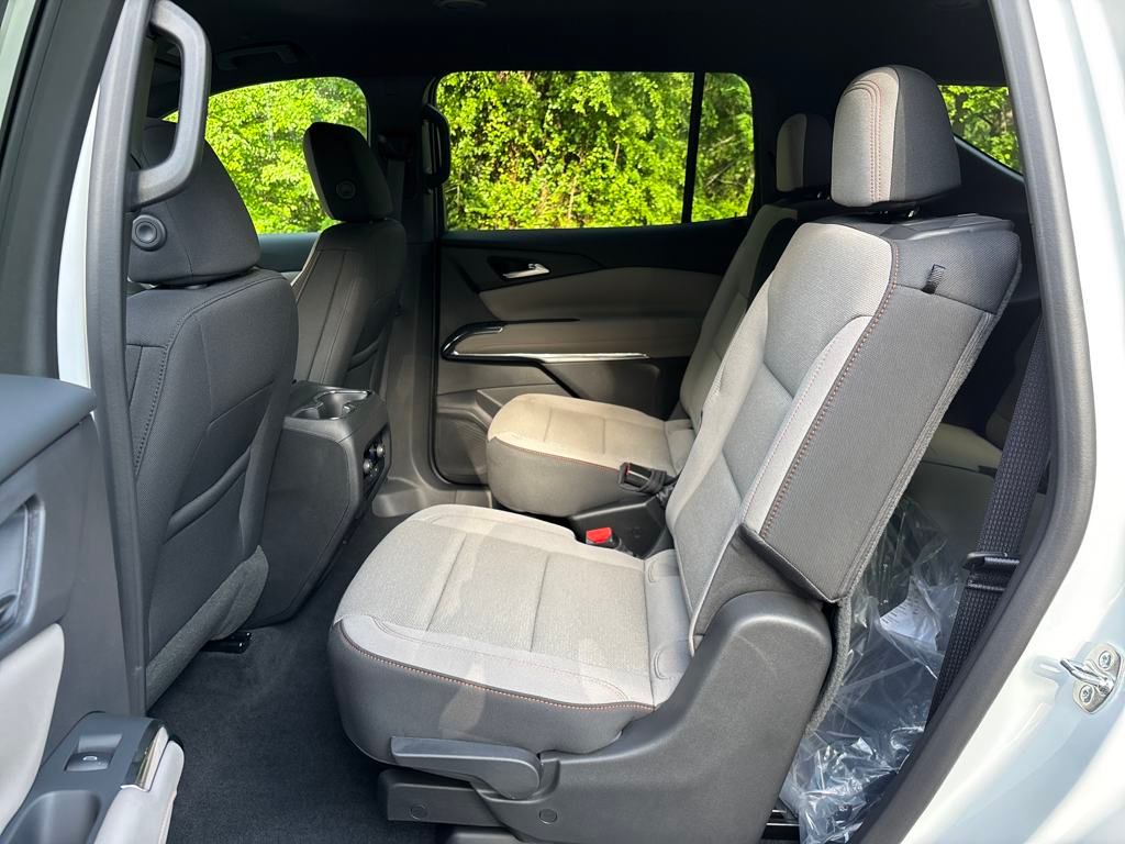 new 2025 Chevrolet Traverse car, priced at $44,695
