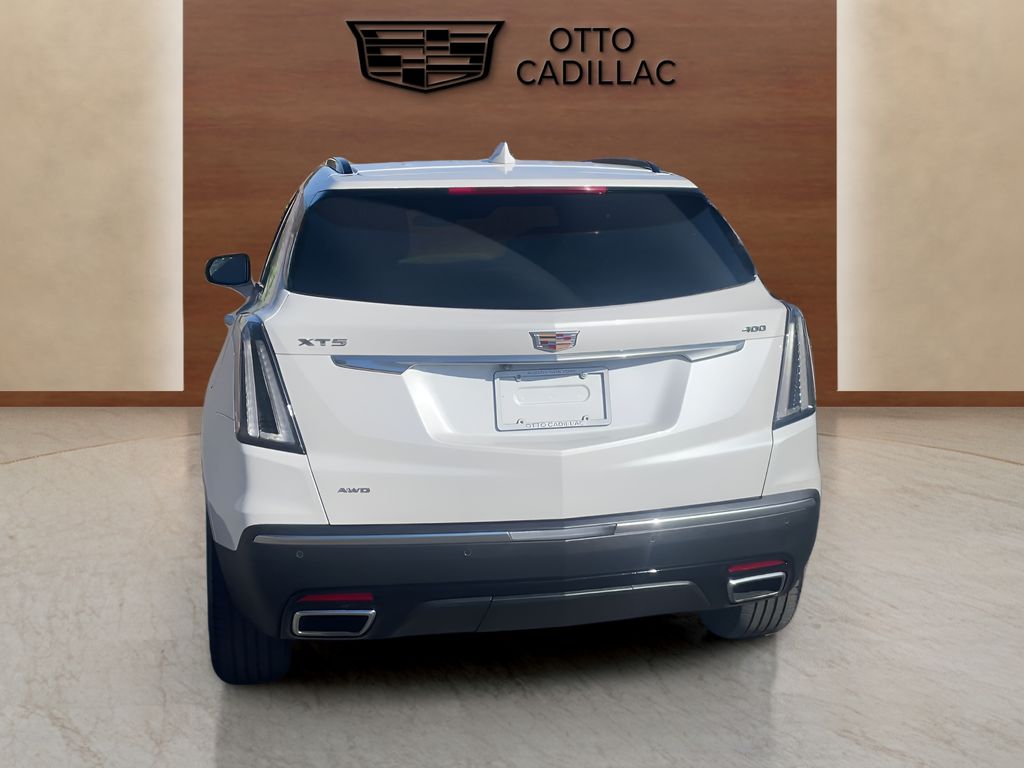 used 2022 Cadillac XT5 car, priced at $37,500