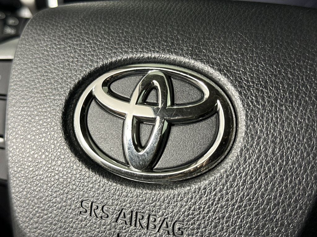 used 2022 Toyota Highlander car, priced at $34,711