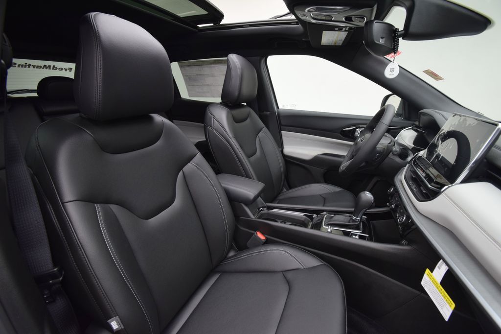 new 2025 Jeep Compass car, priced at $35,648