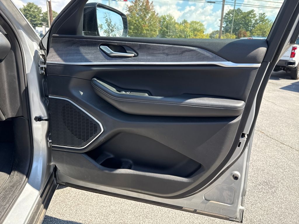 used 2021 Jeep Grand Cherokee L car, priced at $27,490