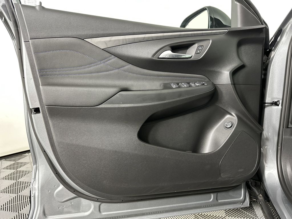 new 2025 Buick Envista car, priced at $30,065