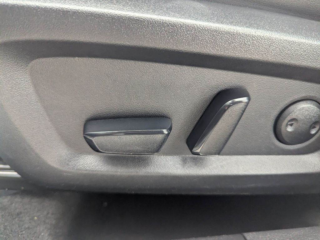 used 2023 Mitsubishi Outlander car, priced at $24,521