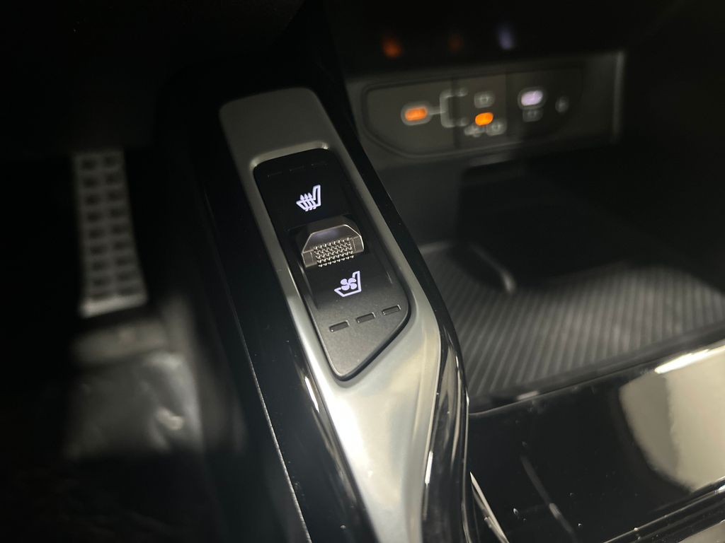 new 2025 Kia Sorento car, priced at $44,714