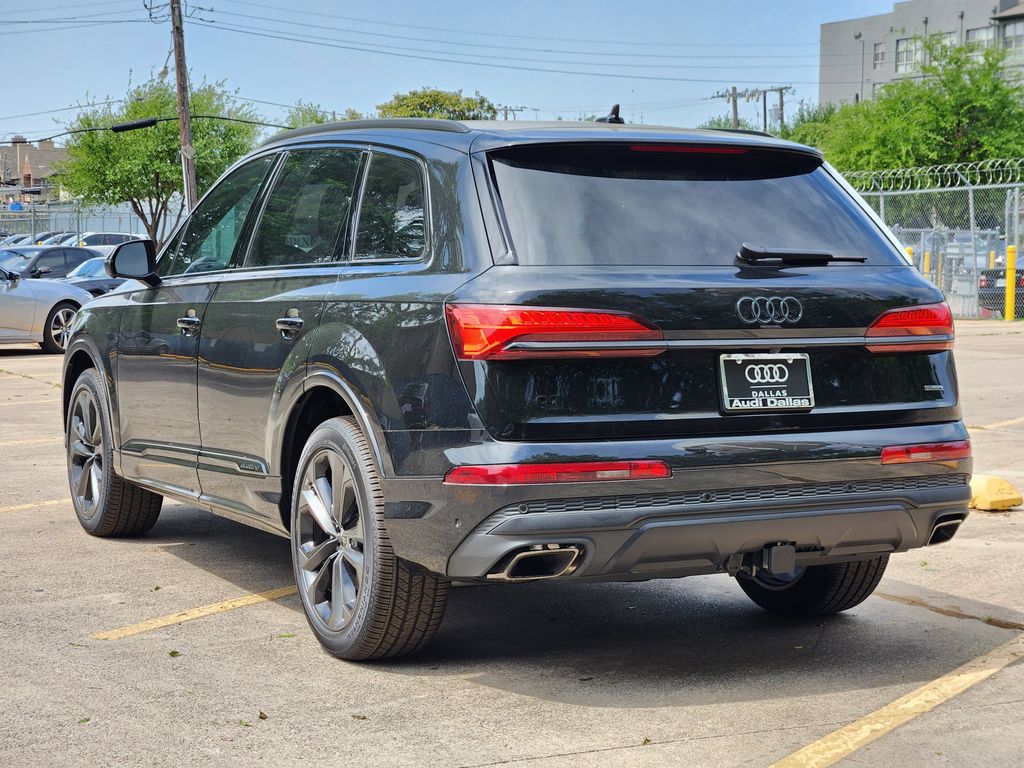 new 2025 Audi Q7 car, priced at $77,840