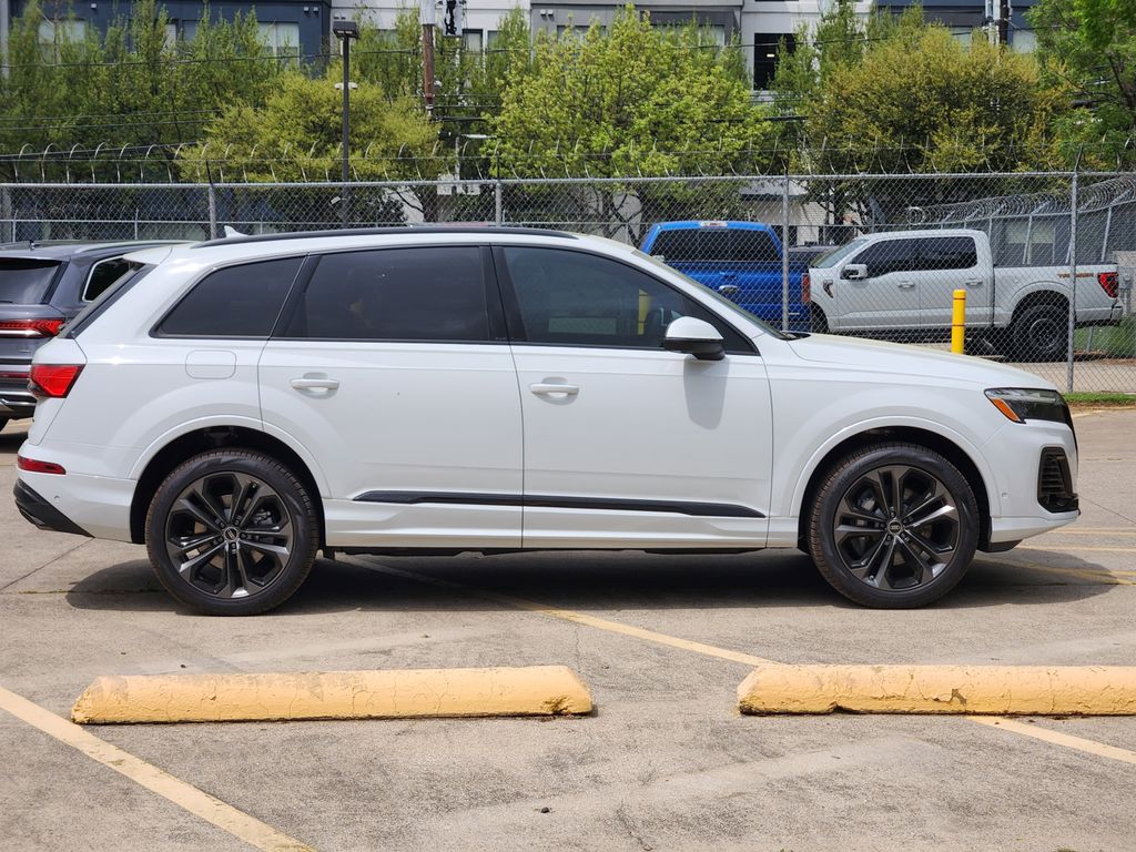 new 2025 Audi Q7 car, priced at $88,655